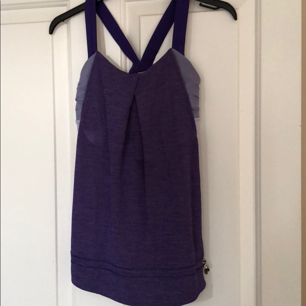 Lululemon loose tank with shelf bra